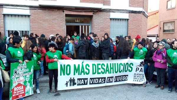 ¡Rosa se queda! La solidaridad del 8M detiene un desahucio en Zaragoza