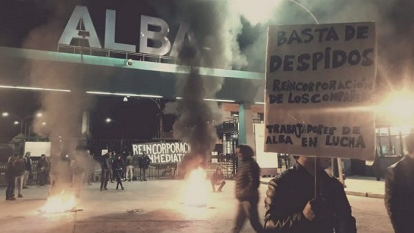 Acto por la reincorporación de los treinta despedidos en ALBA