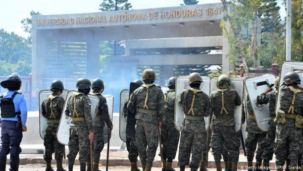 Militares dispararon contra estudiantes de la universidad de Honduras