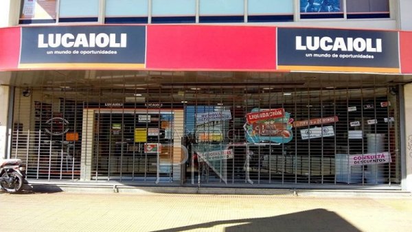 Cientos de trabajadores en la calle por el cierre de Lucaioli en Neuquén