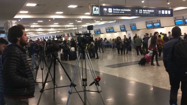 Conflicto en Aeroparque: trabajadores movilizaron dentro del aeropuerto