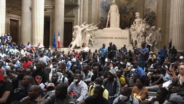 Chalecos Negros: lucha contra la xenofobia en Francia