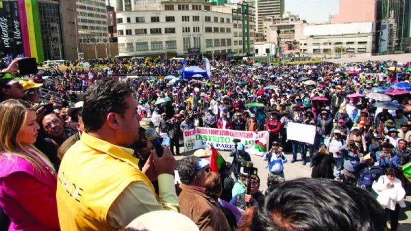 Bolivia: detención domiciliaria al alcalde de La Paz, Luis Revilla