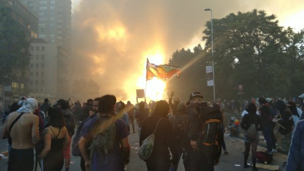 Camila Vallejo y figuras del Frente Amplio "condenan hechos de violencia" subordinados al discurso de Rubilar 