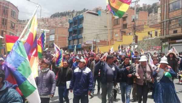 [Video] Bolivia: Cabildo de vecinos de El Alto tras multitudinaria movilización a La Paz