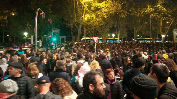 Concentración en defensa de La Ingobernable: “Madrid será la tumba del fascismo”