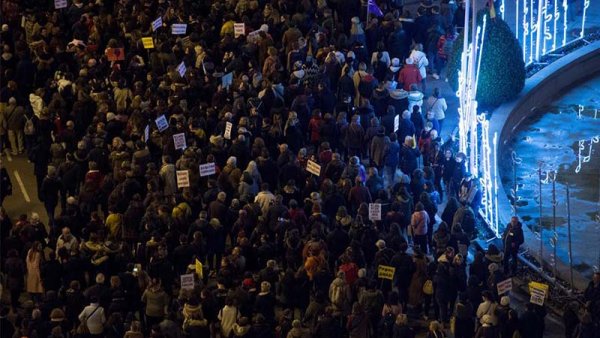 “El movimiento de mujeres tiene que movilizarse contra la derecha, pero también contra el ‘neoliberalismo progre' del PSOE”