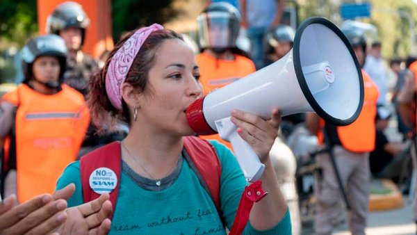 Cajas navideñas en Newsan-Siam: los de agencia a un costado, esperen