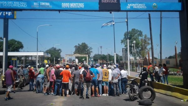 Trabajadores del ingenio San Juan protestaron por deudas salariales