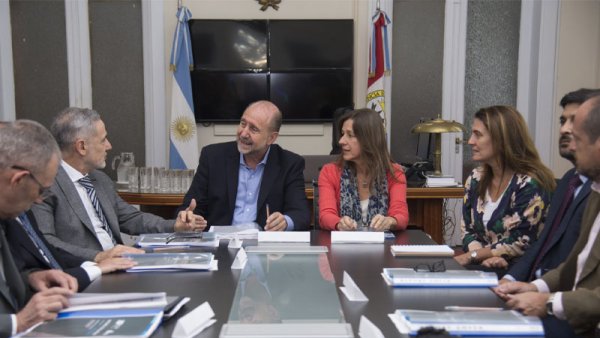 Frederic visitó Santa Fe y respaldó la política represiva de Perotti