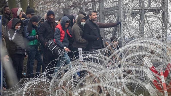 Refugiados sirios: “Los policías griegos nos robaron todo, nos apalearon y nos devolvieron a Turquía”