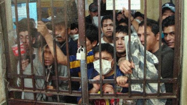 A las puertas de un crimen social: en las cárceles el Covid-19 camina en libertad