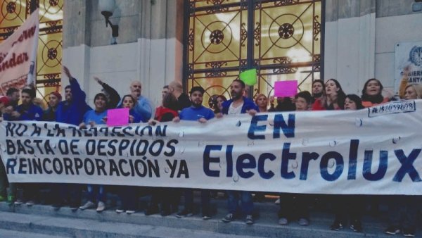 Dossier: A un año de la lucha de Electrolux los trabajadores siguen la pelea por la reincorporación