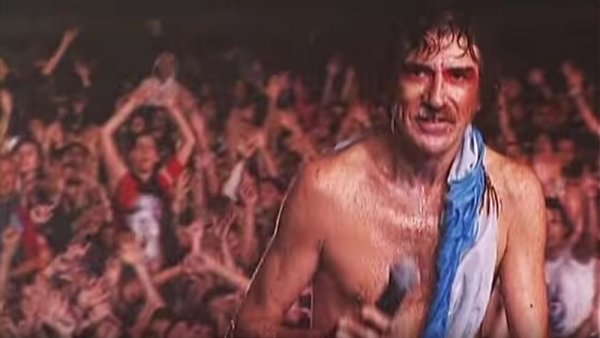 De la bengala de Campino a Charly bajo el agua: memorabilia del Quilmes Rock