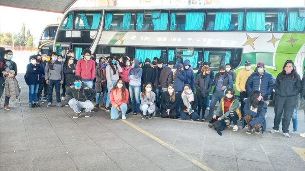 Más de 110 estudiantes del interior del país varados en la terminal de Córdoba