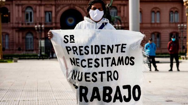 [Fotogalería] Los trabajadores de Penta se movilizaron a Casa Rosada