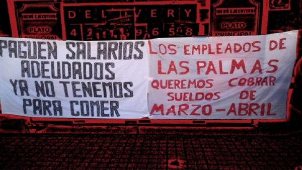 Trabajadores de Las Palmas se manifiestan por el pago de sus salarios