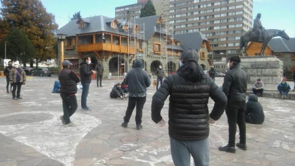 Concentración de gastronómicos, hoteleros, temporarios y eventuales en Bariloche