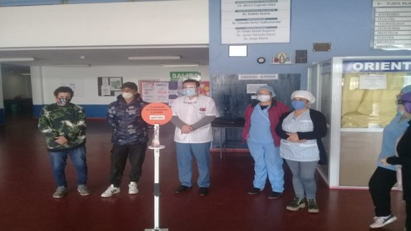 [Video] Cooperativa Gotan dona dispensadores de alcohol en gel al Hospital Oñativia