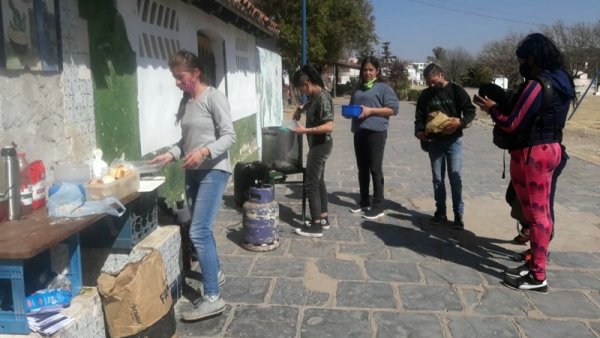 Olla popular y asamblea contra la precarización y la desocupación en La Falda