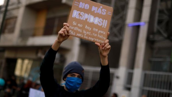 Jóvenes despedidos logran otra reincorporación en cuarentena