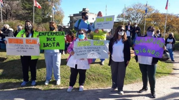 Enfermería de Chascomús: "Estamos agotados, trabajamos 12 o 16 horas diarias"