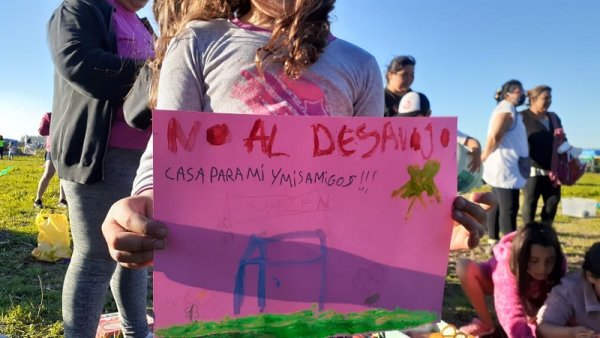 Trabajadores porteños de la niñez junto a las familias en Guernica