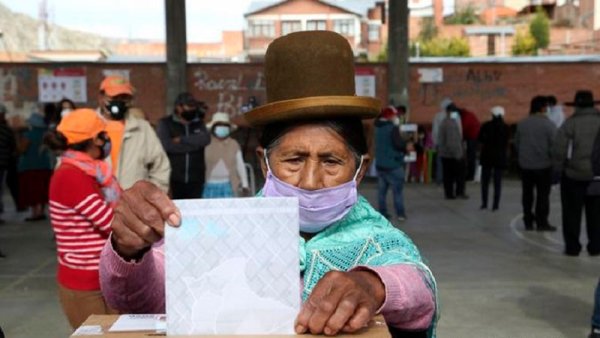 Elecciones en Bolivia: boca de urna da ganador al MAS en primera vuelta con 52,4 %