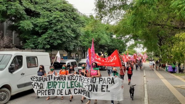 Neuquén se movilizó por el día de lucha contra la violencia hacia las mujeres