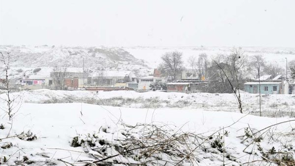 Cañada Real bajo la nieve: “No queremos albergues, tenemos un hogar, lo que pedimos es la luz”