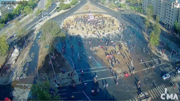 Manifestantes recuperan Plaza Dignidad contra la represión al Pueblo Mapuche