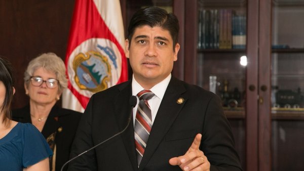 En Costa Rica el Gobierno se inclina ante el FMI y ajusta a los trabajadores