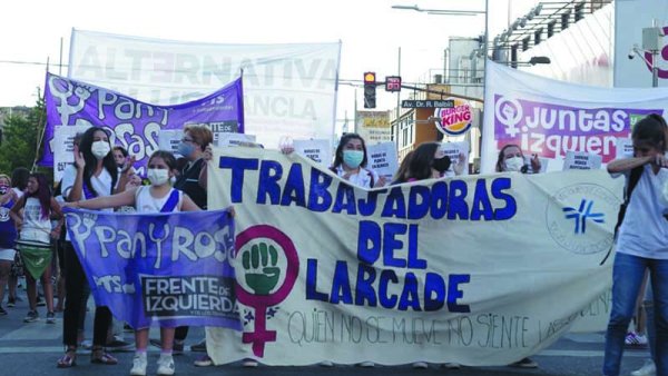 8M: Jornada de lucha con las trabajadoras del Hospital Larcade al frente