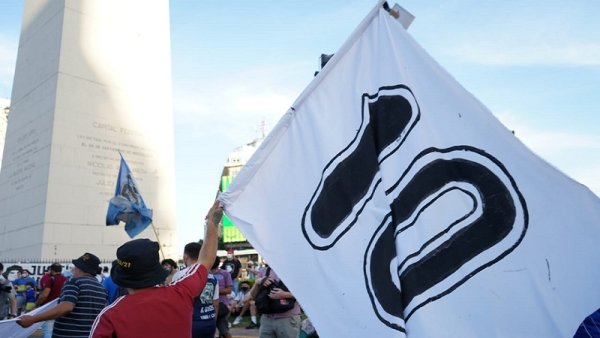 Concentración en Obelisco: piden justicia por la muerte de Maradona