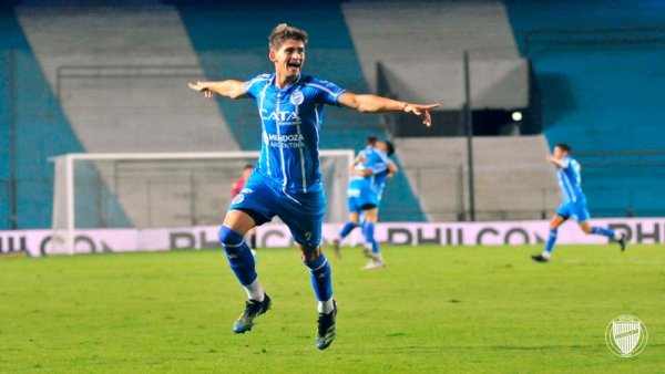 Godoy Cruz goleó a Racing en Avellaneda