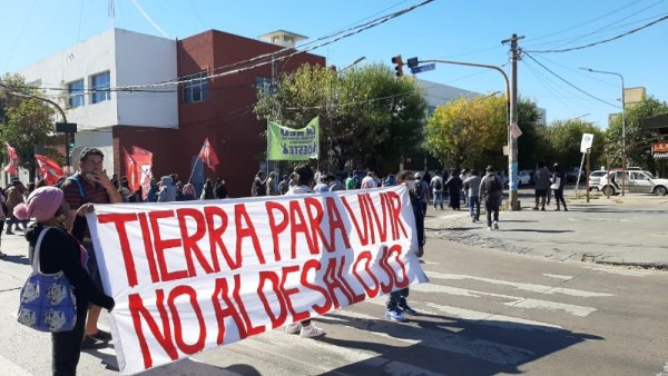 Vecinos de Rafael Castillo: "Sin luz ni agua vamos a terminar todos contagiados"