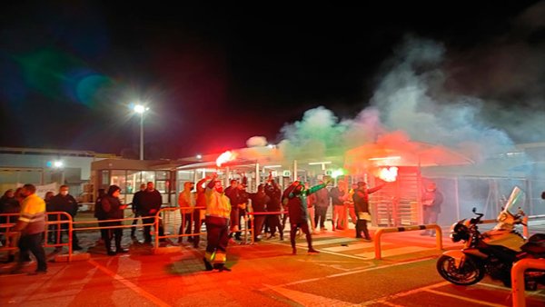 Los bomberos de Nissan llevan desde el día 3 de mayo en huelga indefinida