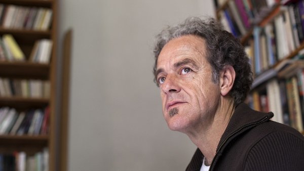 Los Viernes ya no serán lo mismo: falleció el escritor Juan Forn