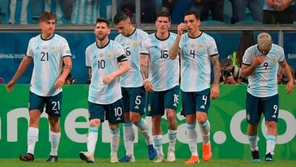 Argentina busca la clasificación frente a Paraguay y va con cambios