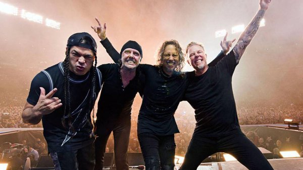 Metallica lanzará una edición de The Black Album con covers de Miley Cyrus, Juanes y más