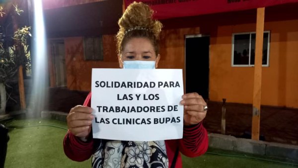 Trabajadores de la primera línea del Hospital Regional de Antofagasta solidarizan con las y los trabajadores despedidos de Bupa