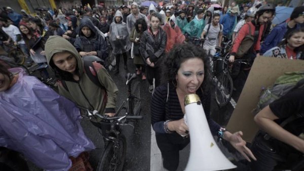 Artistas en las calles, una emergencia del coraje