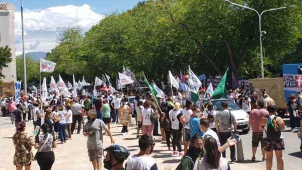 Mendoza: Salud, Educación, Judiciales, y estatales convocan movilización unitaria este viernes 