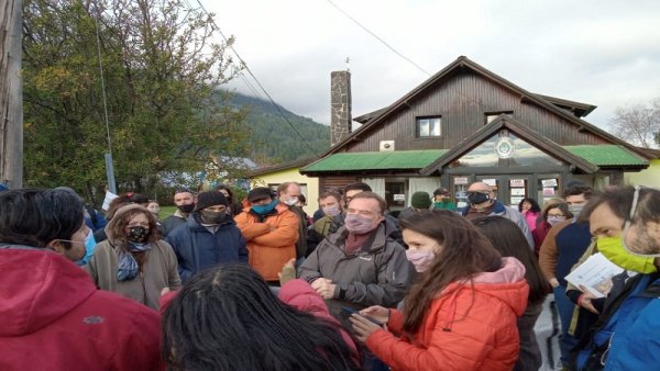 Tomaron la municipalidad de Lago Puelo en Chubut