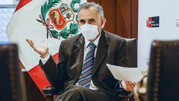 Ministro de Economía de Pedro Castillo dice que no habrá aumento de salario mínimo en Perú