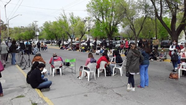 Voces de estudiantes neuquinos en lucha en la EPET Nº 8 