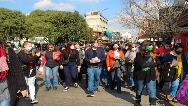 Esteche: “Tres empresas concentran el 75% de la producción de lácteos y en las escuelas repartimos un bolsón al mes con una sola caja de leche”