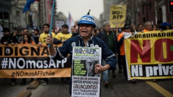 Las aseguradoras estadounidenses alegan expropiación ilegal respecto a los retiros de AFP