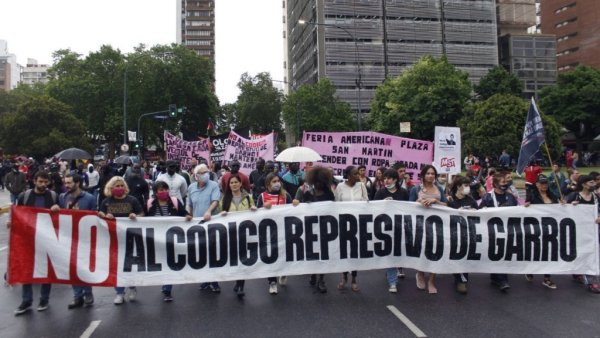 Con una gran movilización de rechazo en las calles se aprobó el Código de Convivencia 