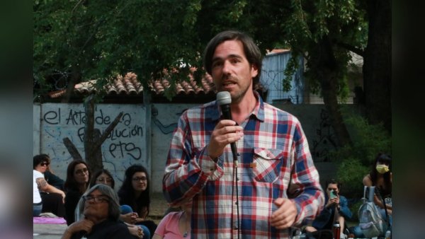 Del Caño en Echeverria: “Somos la única fuerza que no está comprada por las megamineras”